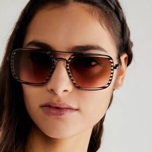 Free People Luna Classic Sunglasses Brown Tiger Stripe Square Frame Gradient